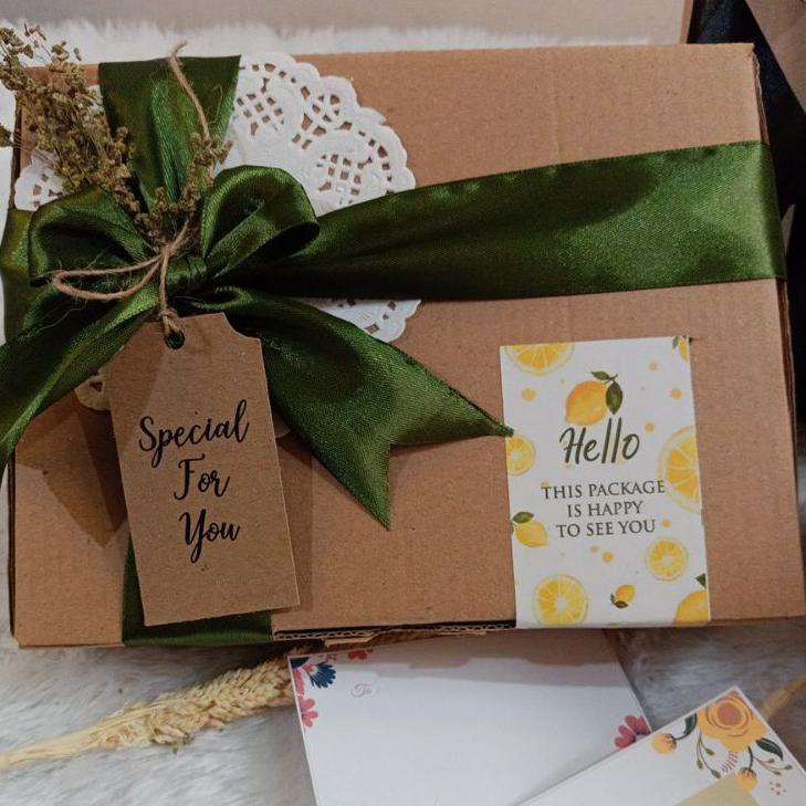 

Hadir Terlaris Box Kado/Kotak Kado/Gift box Kotak hampers untuk hadiah