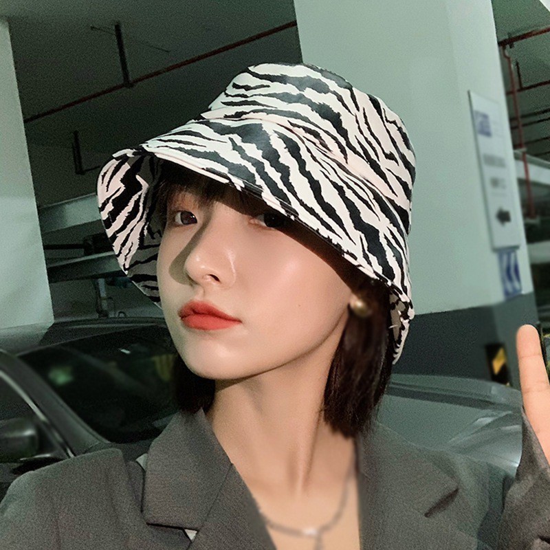 Topi Bucket Motif Zebra Gaya Jepang Retro Untuk Wanita