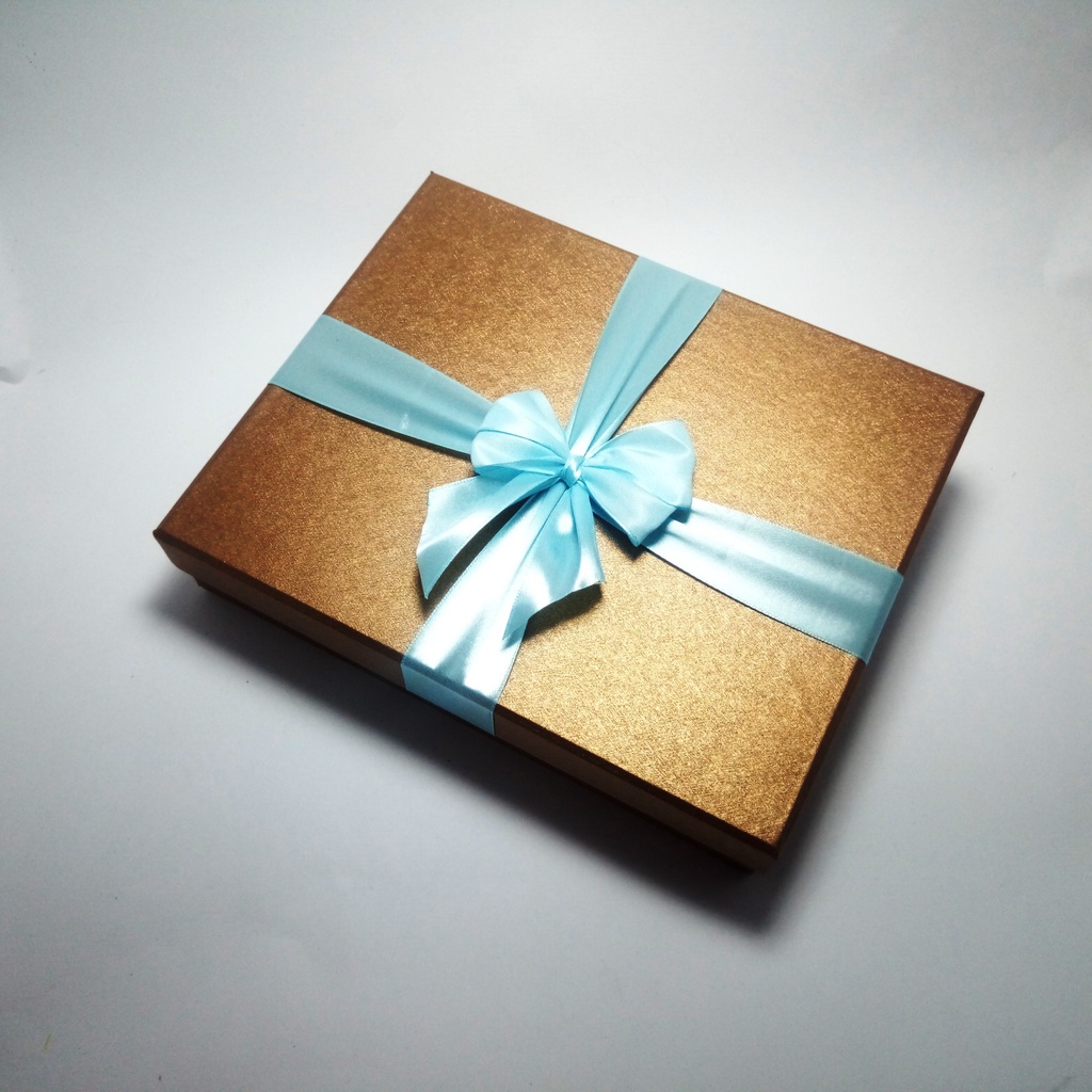 

Hardbox 40x25x10 Kotak Kado Gift Box Hampers Bridesmaid Custom Premium Grosir