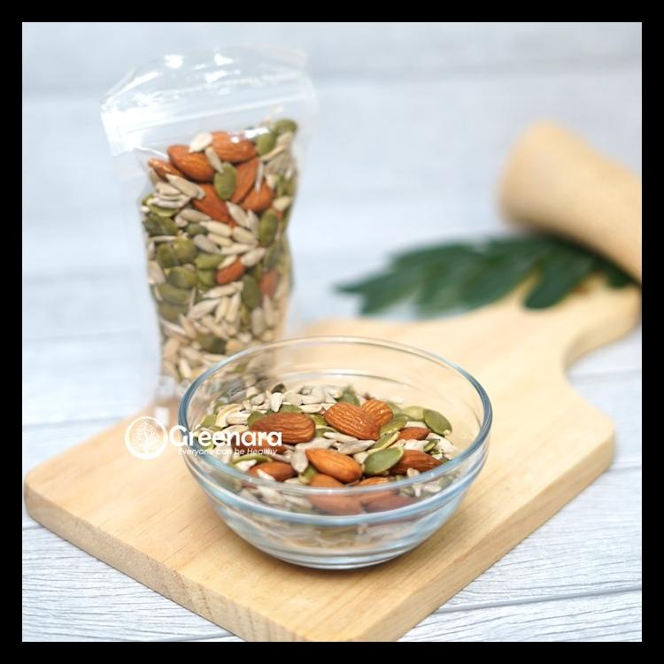 

FAMILY MIXED NUTS 100GR ( ALMOND , PUMPKIN SEED , SUNFLOWER SEED ) BERKUALITAS