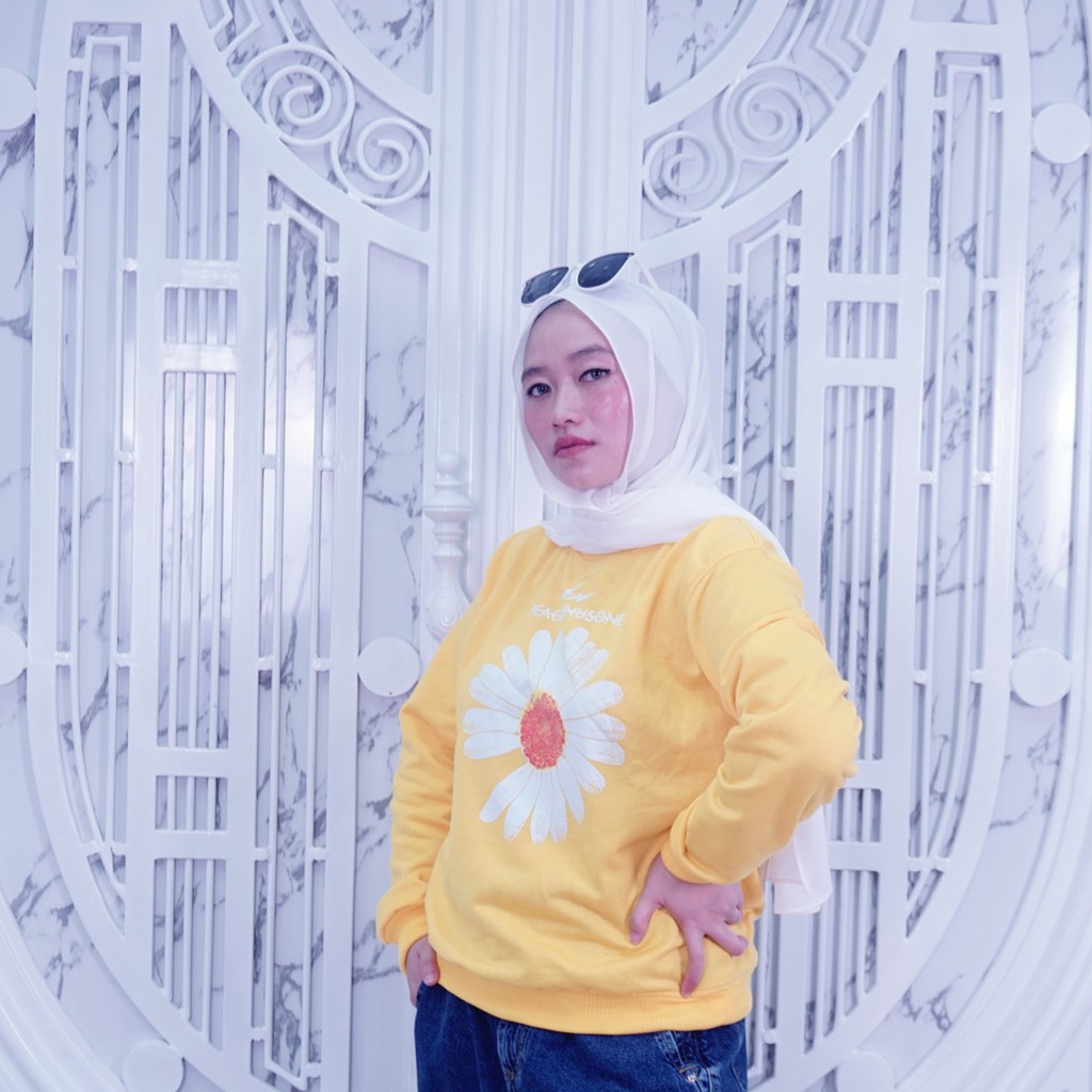 ONE DAISY BIG SUN FLOWER CRAWNECK // SWEATER WANITA TRENDY