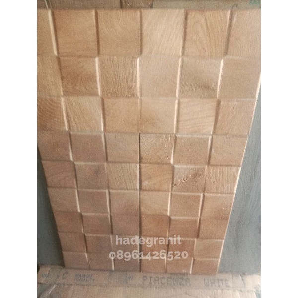 keramik motip batu alam