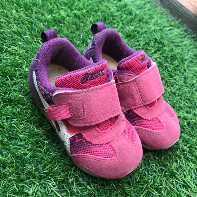 Sepatu anak asics preloved