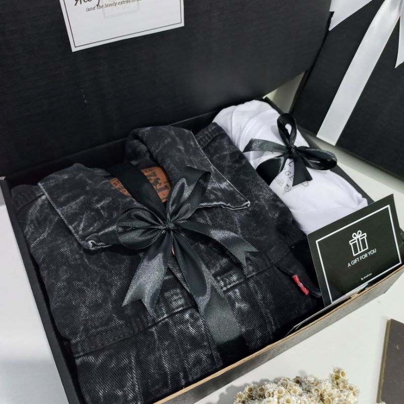 

[JAKET] HAMPERS COWOK CEWEK PREMIUM GIFT BOX ULANG TAHUN HADIAH ULTAH KADO WISUDA