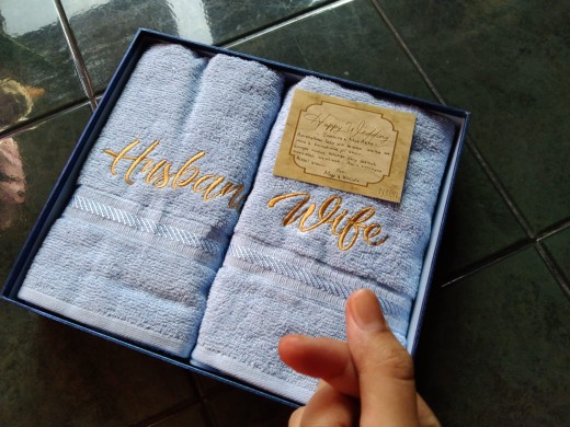 Kado Pernikahan Ready Handuk Bordir Couple Wedding Hampers Seserahan