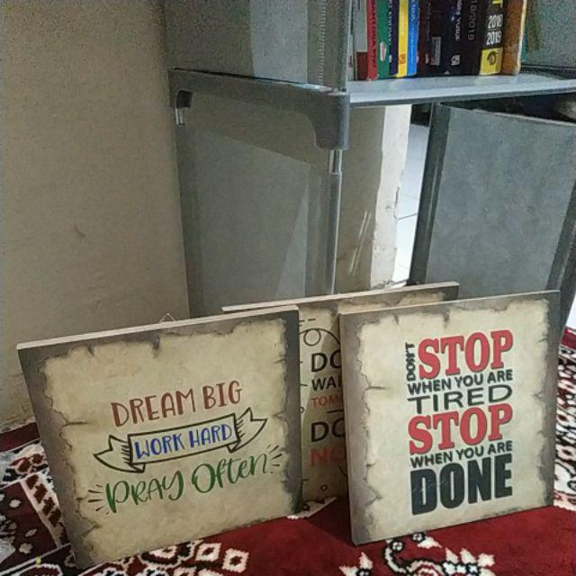 Hiasan Dinding Poster Kayu Quotes Kata Motivasi 20x20cm Walldecor Dekorasi Cafe Home