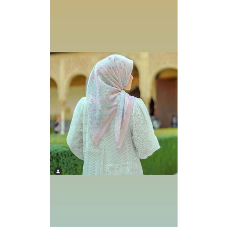 Buttonscarves granada dan xanadu