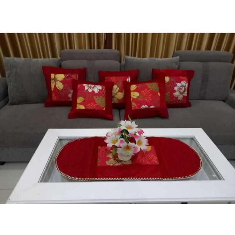 SATU SET SARUNG BATAL SOFA TAPLAK MEJA TAMU(5 SARBAN 1 TAPLAK MEJA)TAPLAK MEJA MOTIF MEWAH