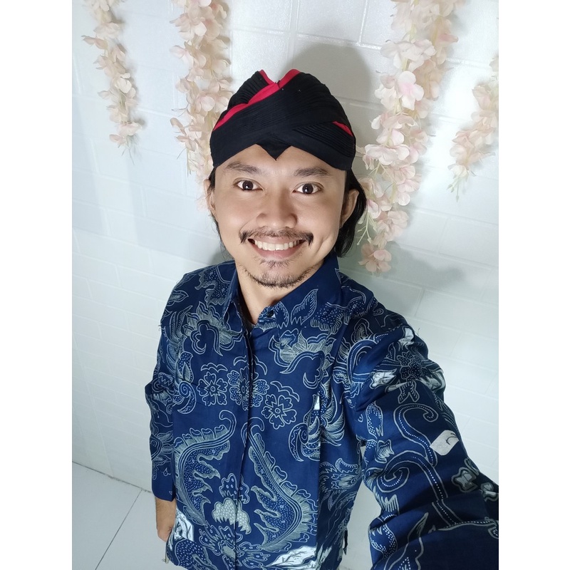 WIDURI BIRU ASMARA BATIKSOLOAMANAH BAJU KEMEJA BATIK SOLO PRIA LENGAN PANJANG PENDEK LAPIS FURING ATASAN PREMIUM MODERN PEKSI SELING GINANDRA UNGU KAPAL KANDAS IJO JAGADMUDA GURDO HITAM AJI MAHKOTA MAHKOTA HITAM MAHKOTA MERAH DEWAWANGSA NAVY PRABOWO UKAIL