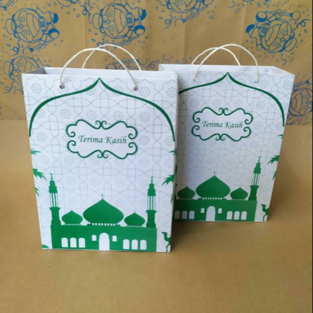 

PAPERBAG MOTIF MASJID SPESIAL ACARA HAJATAN TASYAKURAN , RAMADHAN, IDUL FITRI ,size kecil 18x6x23