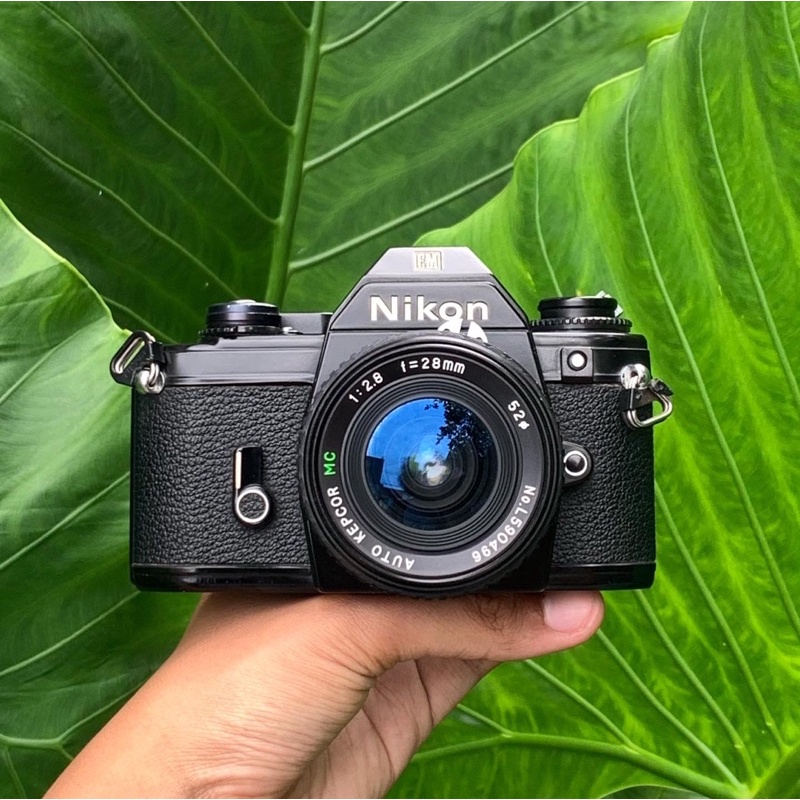 KAMERA ANALOG SLR NIKON EM + LENSA 28mm f2.8