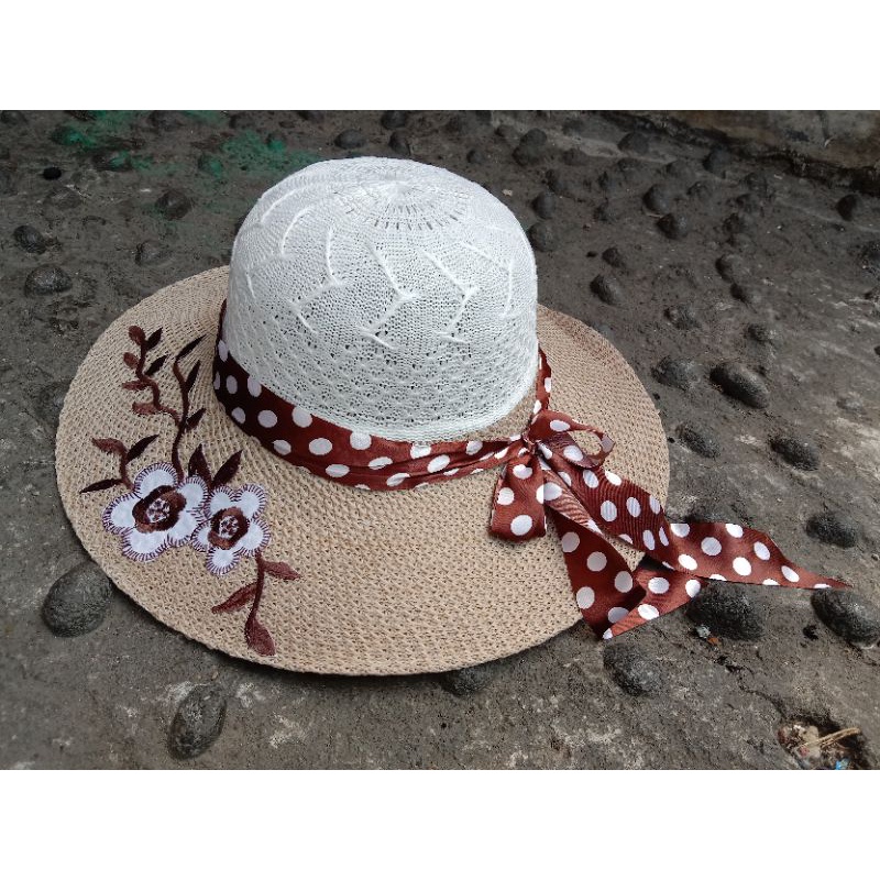 topi pantai rajut pita polkadot/murah/sejatim/pitapolkadottengah