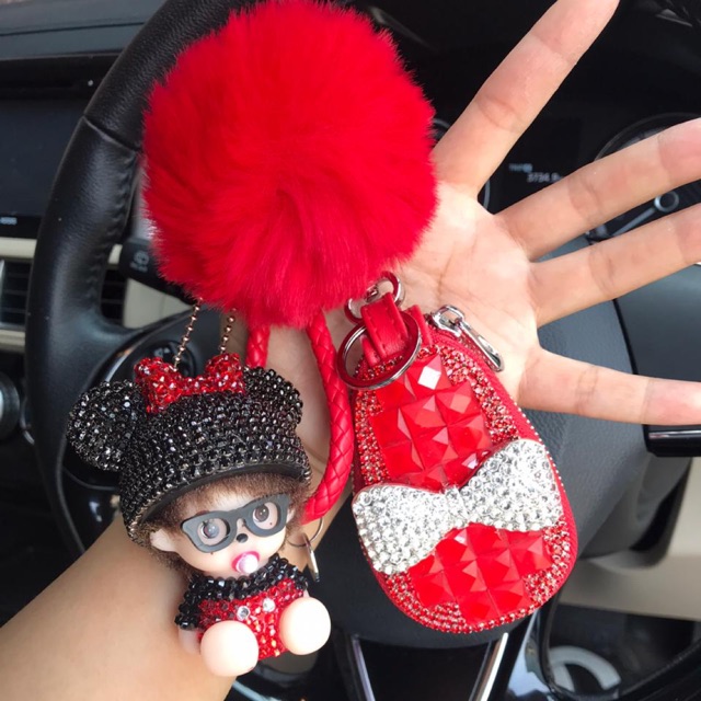 Gantungan kunci mobil konchichi merah monchichi mickey minnie dompet stnk merah pita accmobil