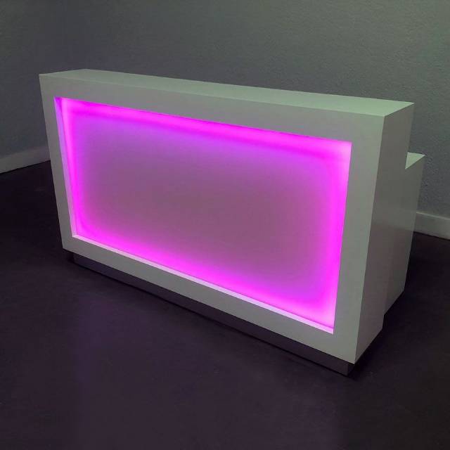 Meja resepsionis minimalis