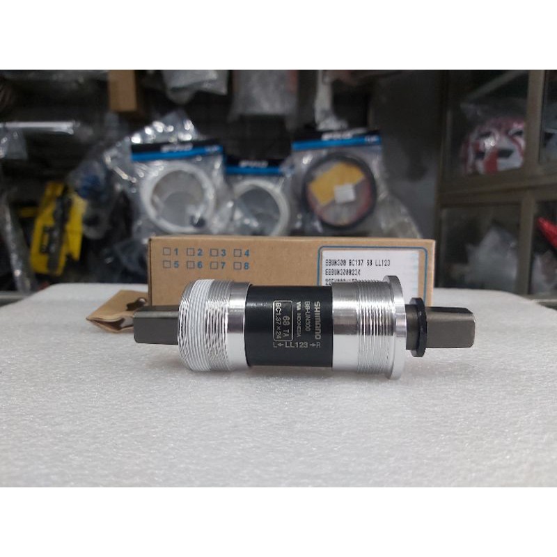 BB SHIMANO UN 300 123MM CHROME SILVER