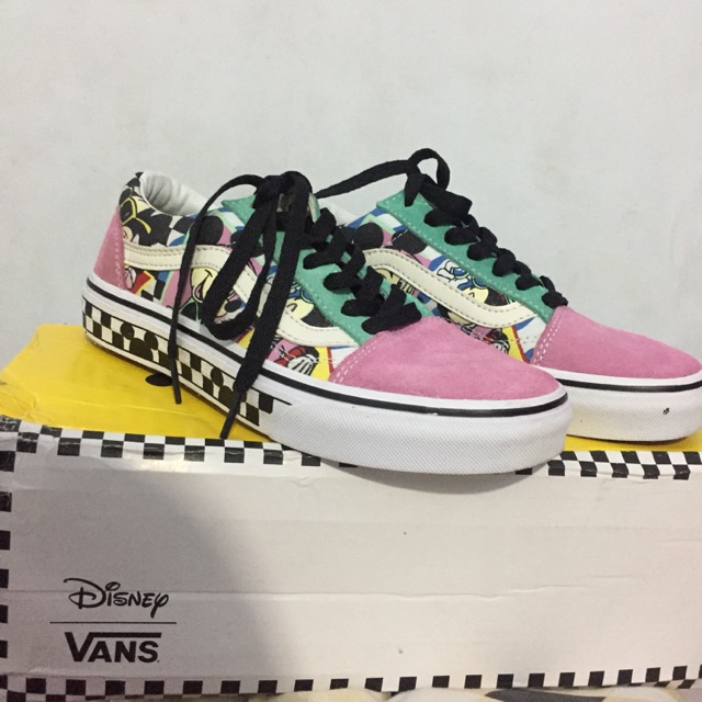 sepatu vans x disney 80’s mickey old skool original