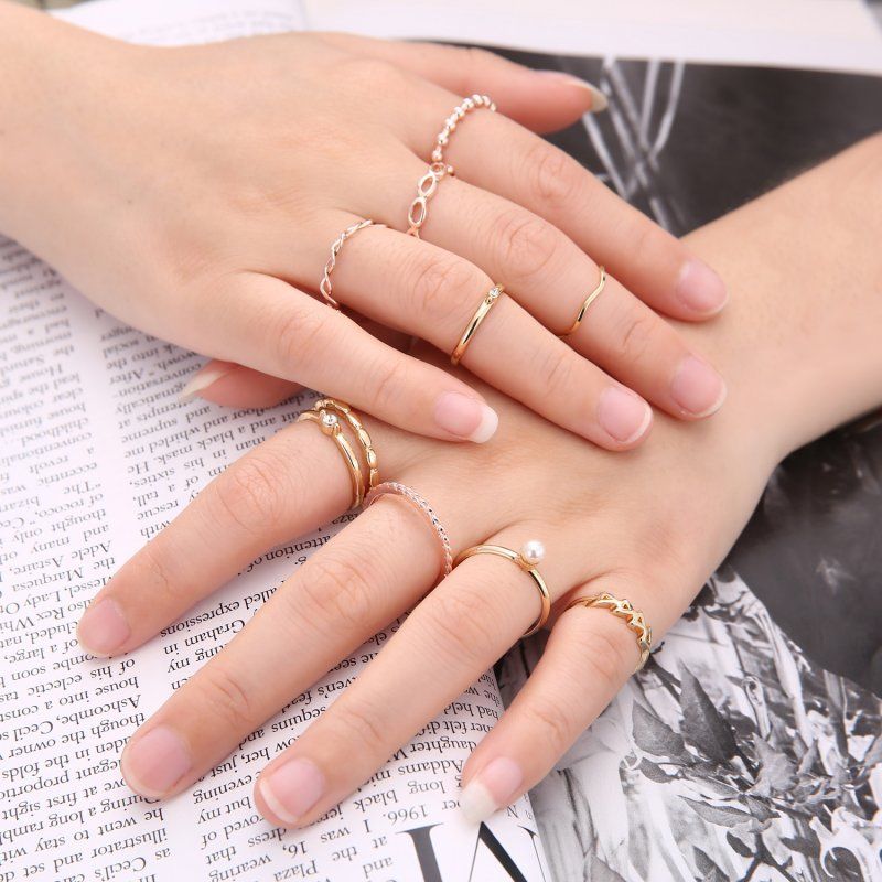 10pcs / set Cincin Buku Jari Aneka Bentuk Gaya Vintage Bohemia Warna Silver Untuk Wanita