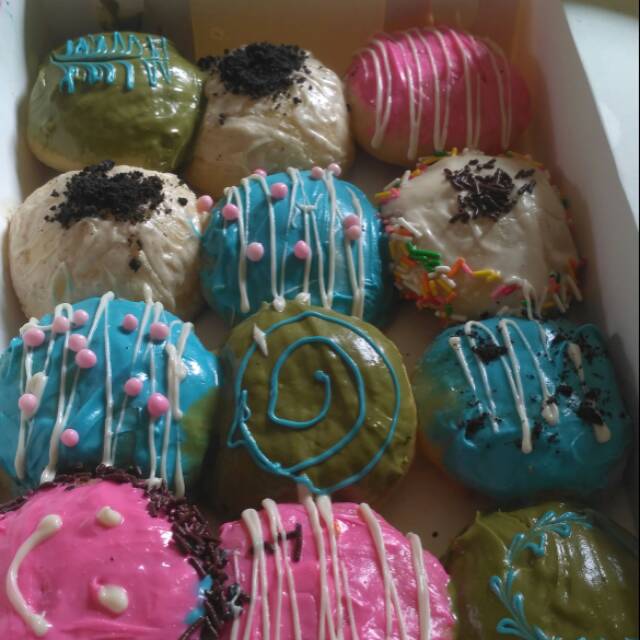

Donuts empukkk cileungsi hanya 35rb/box