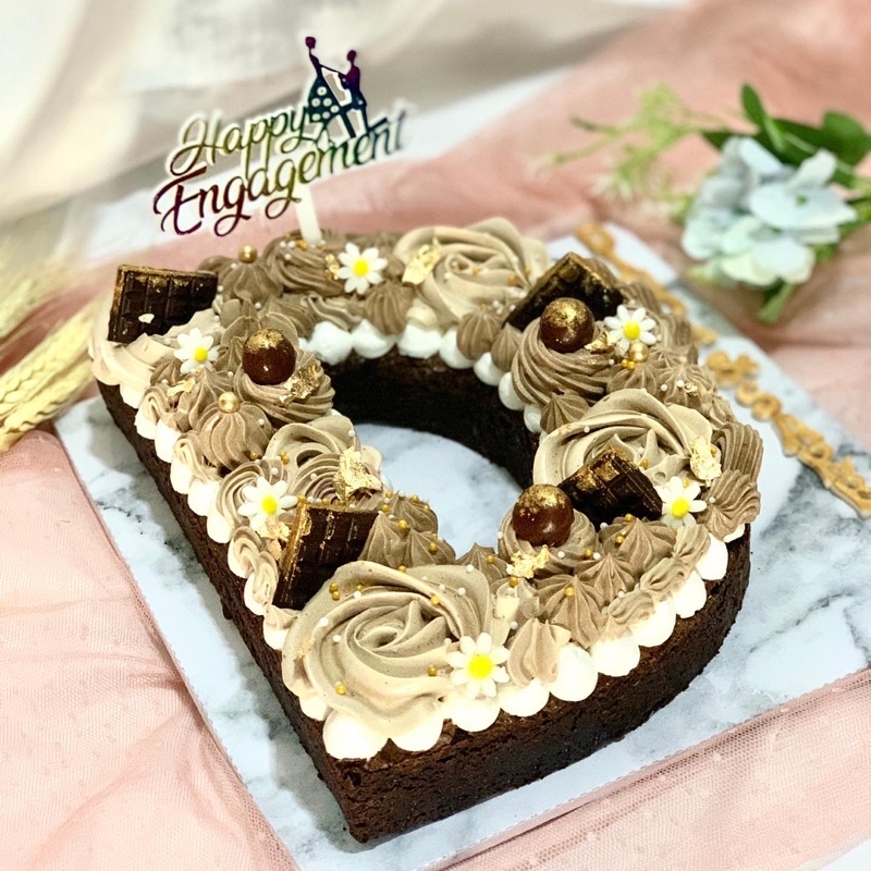 

Birthday letter cake “Fudge Brownies”