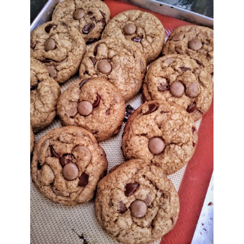 

Original Signature Chewy Chocolate Chip Cookie | premium kue coklat lumer