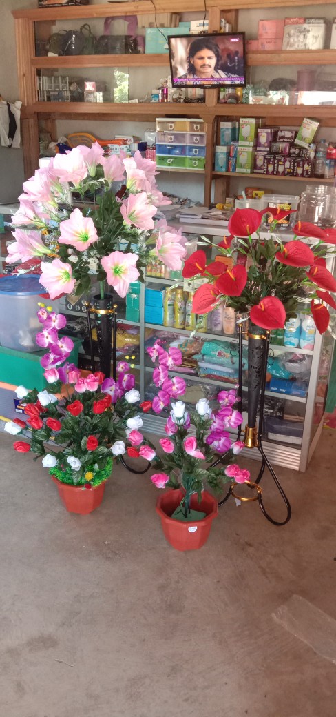 Bunga Lili Articial Pot Sudut Besi