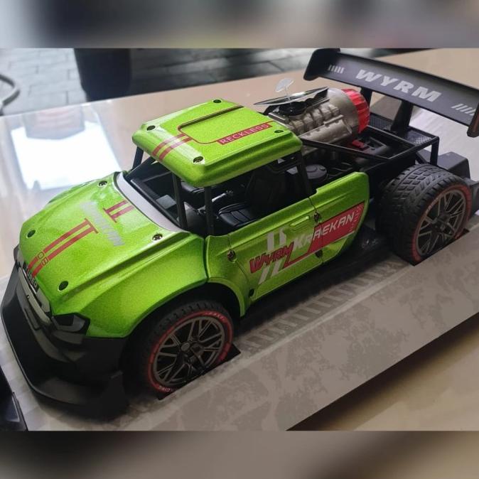 Mainan Mobil RC Bisa Keluar Asap