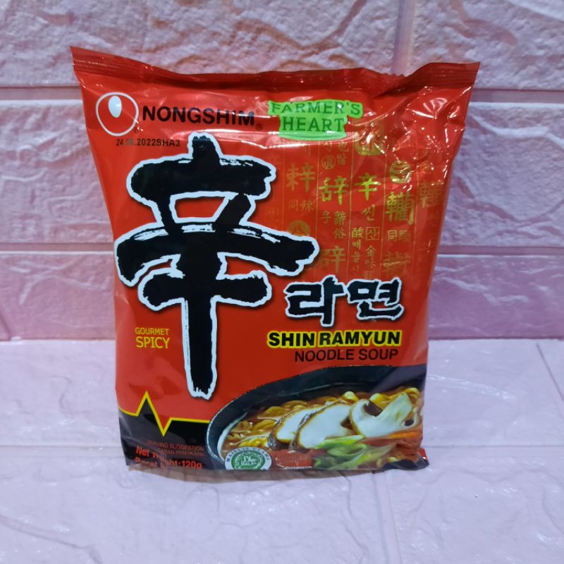 

Nong Shim Shin Ramyun Spicy Mushroom Dengan Sup Jamur Pedas 120 gr