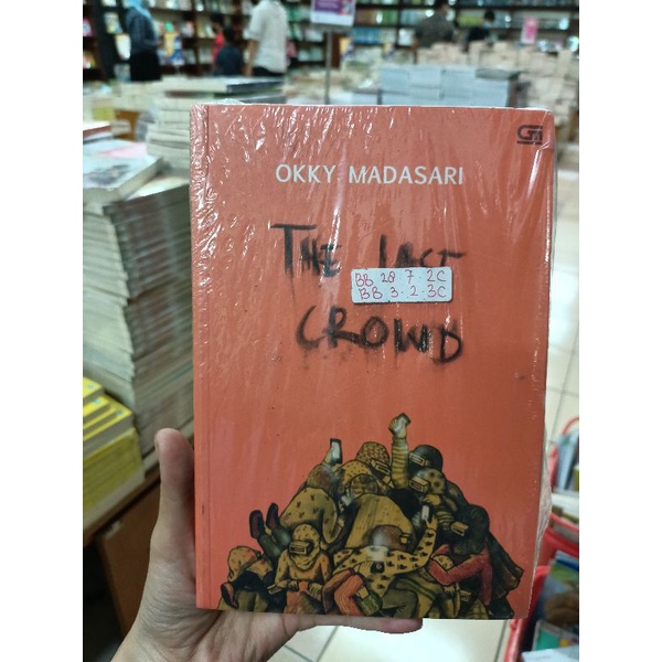 novel the last crowd by okky madasari