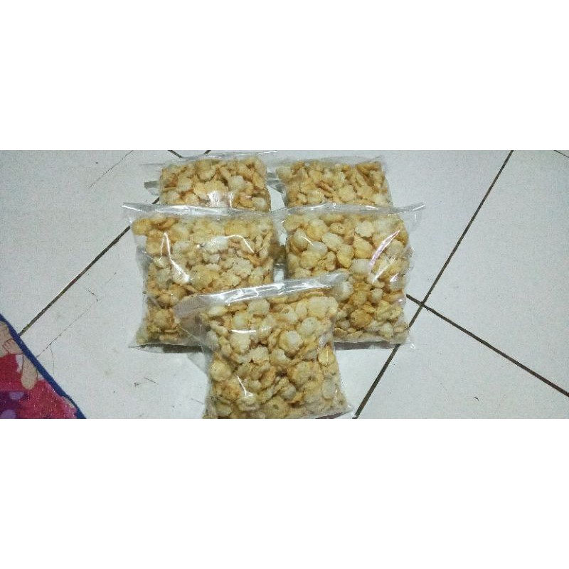 

keceprek melinjo asli menes pandeglang berat 1Kg