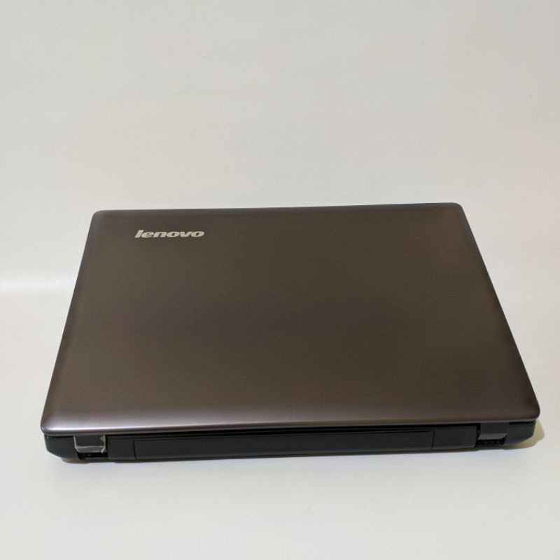 laptop gaming/desain lenovo Ideapad y480 - core i5 - ram 16gb - dual vga Nvidia GeForce GT 630m ssd 256gb