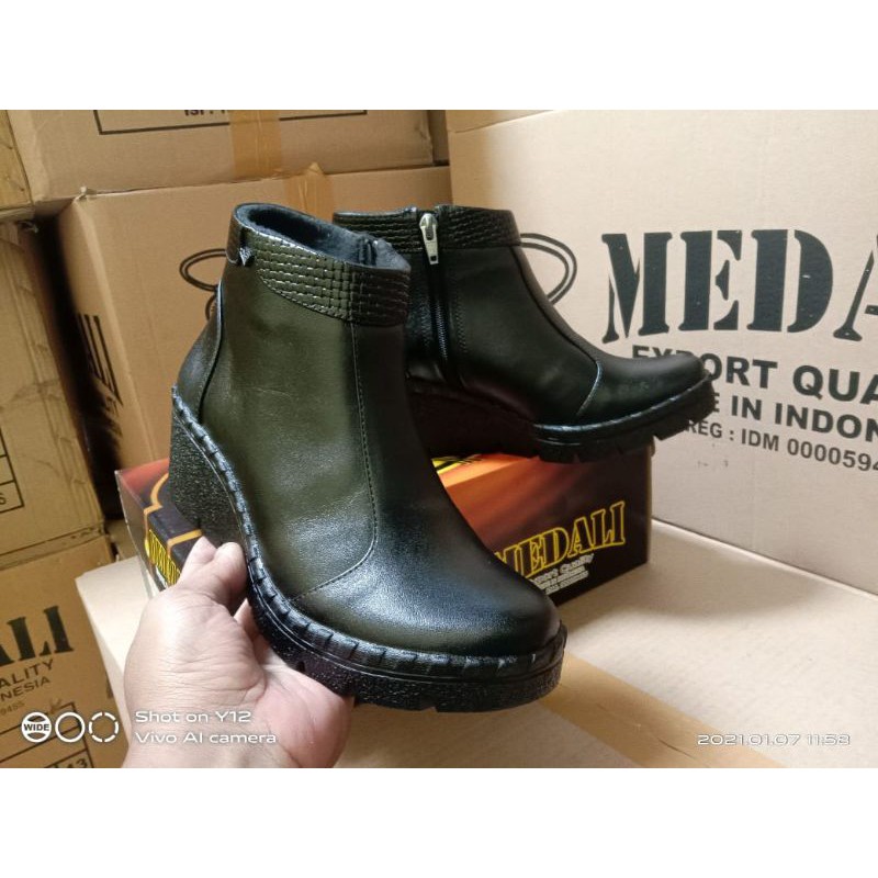 SEPATU KULIT WANITA SEPATU WEDGES  SEPATU KULIT  PDH WANITA BOOTS POLWAN SEPATU WEDGES REMAJA WEDGES MURAH SEPATU MEDALI