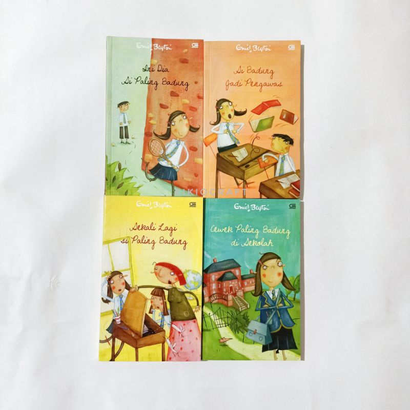 Bundle 4 Novel Serial The Naughtiest Girl in the School karya Enid Blyton