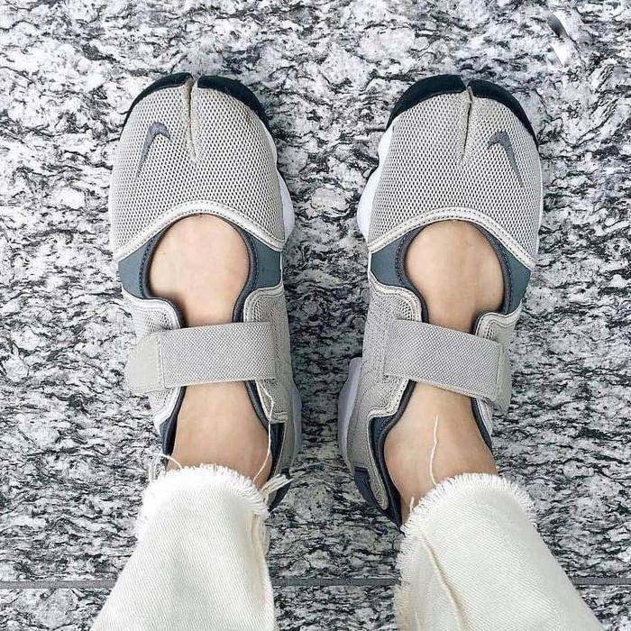 Sepatu Nike Air Rift Grey Abu Abu Wanita Premium Original