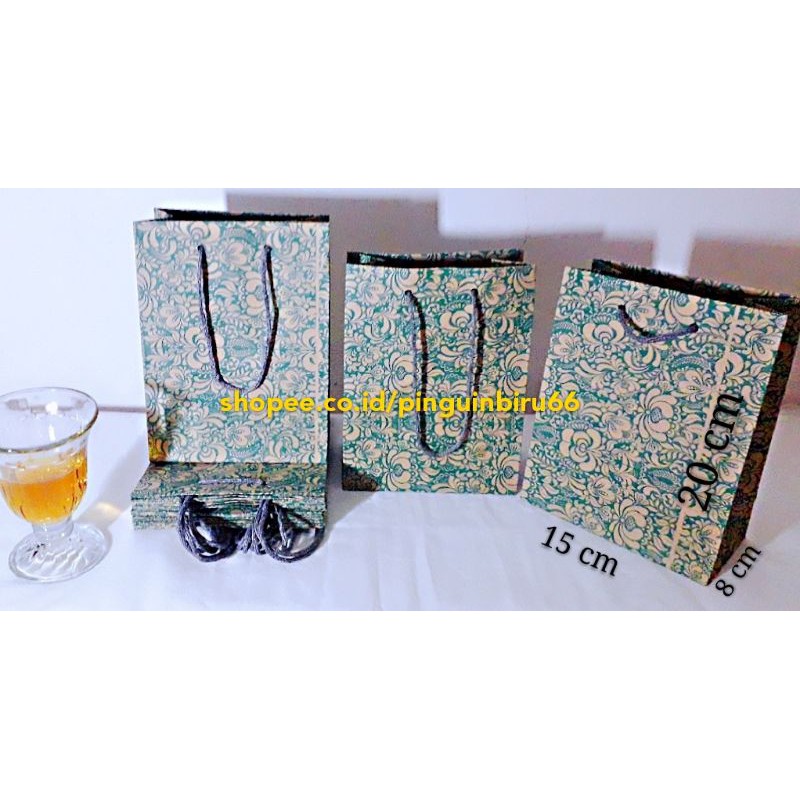

BATIK GOODIEBAG paperbag batik ELEGAN . 20 x 15 x 8 cm