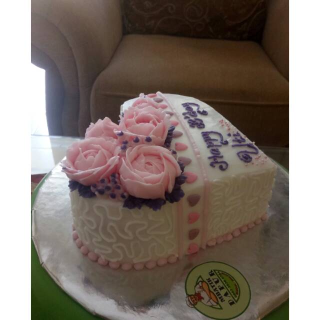 

Kue Tart Ulang Tahun Hati Love Bunga Kota Malang Seder