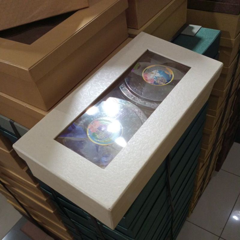 

kotak hampers kue kering isi 2 toples 500gram