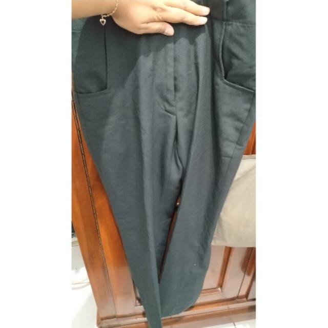 Preloved celana kerja warna abu-abu gelap patrick owen size XL