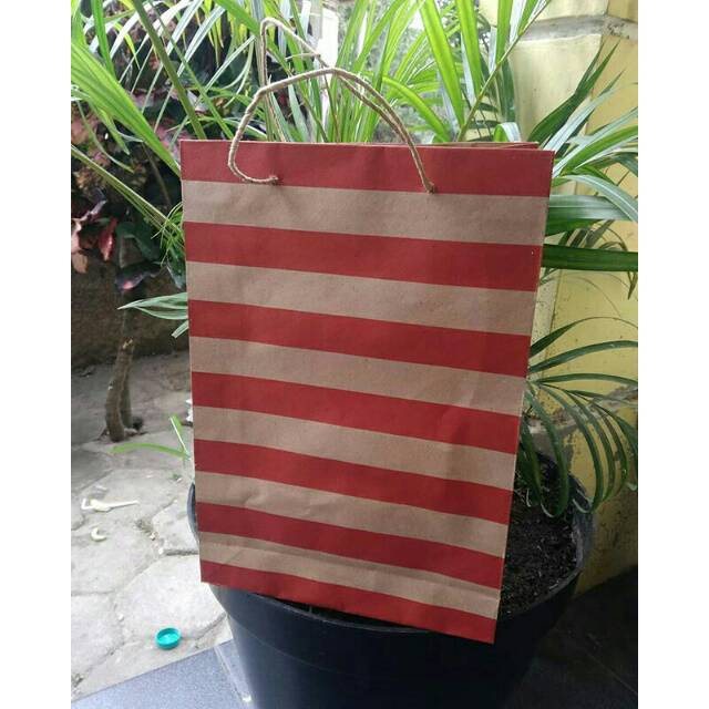 

Paperbag Tas Kertas Motif Garis