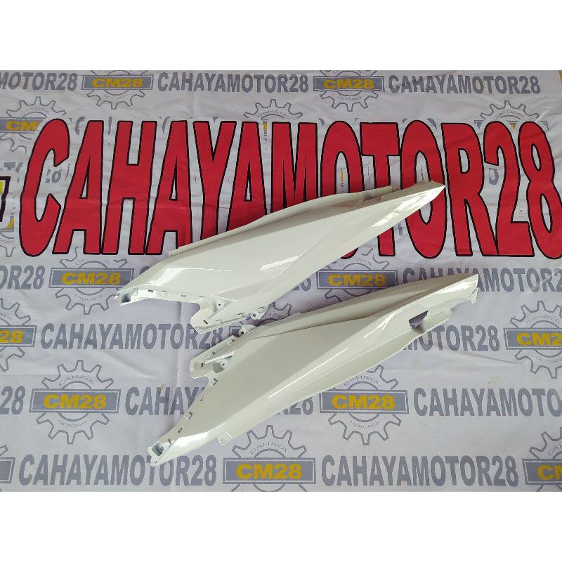 Termurah TERMURAH  Cover Body Belakang Vario 125 150 Led 2015 2017 Putih. Terbaru / Terlaris Aufia S
