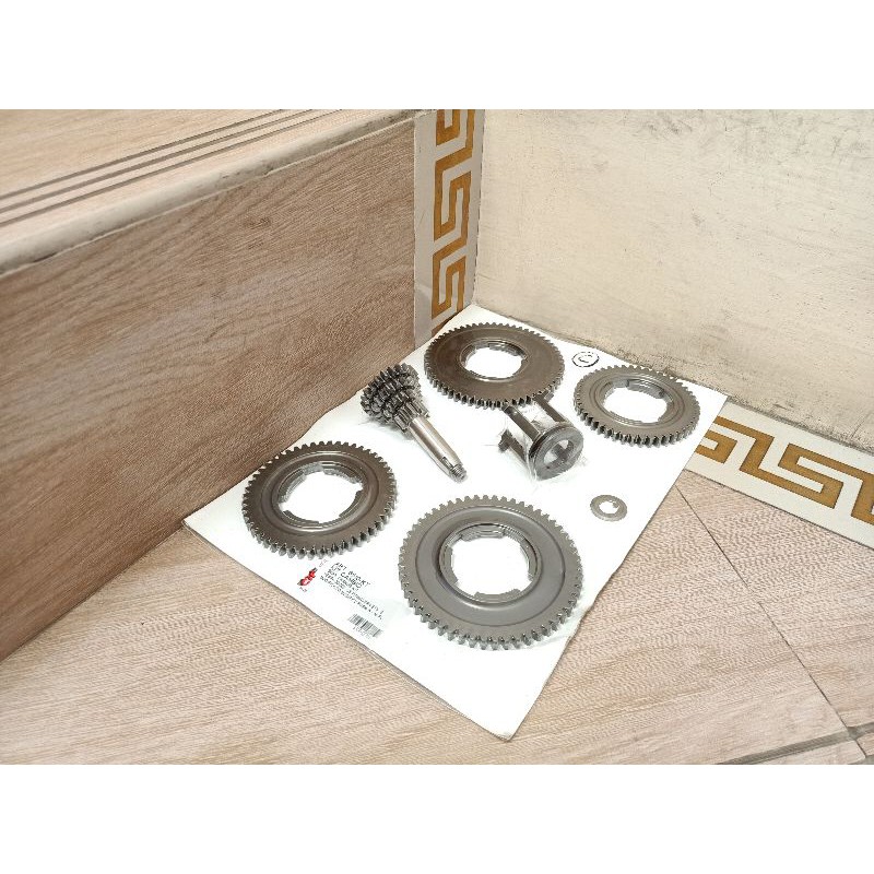 gigi 4 speed CIF vespa smallframe pts special original italy gearbox