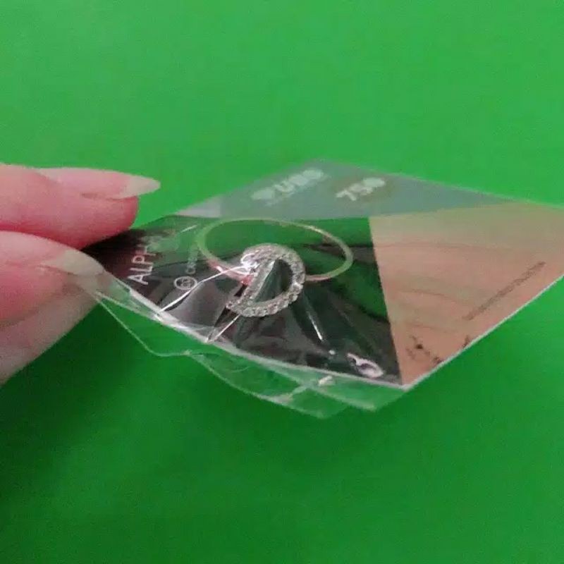 Cincin alpha star huruf D kadar 750