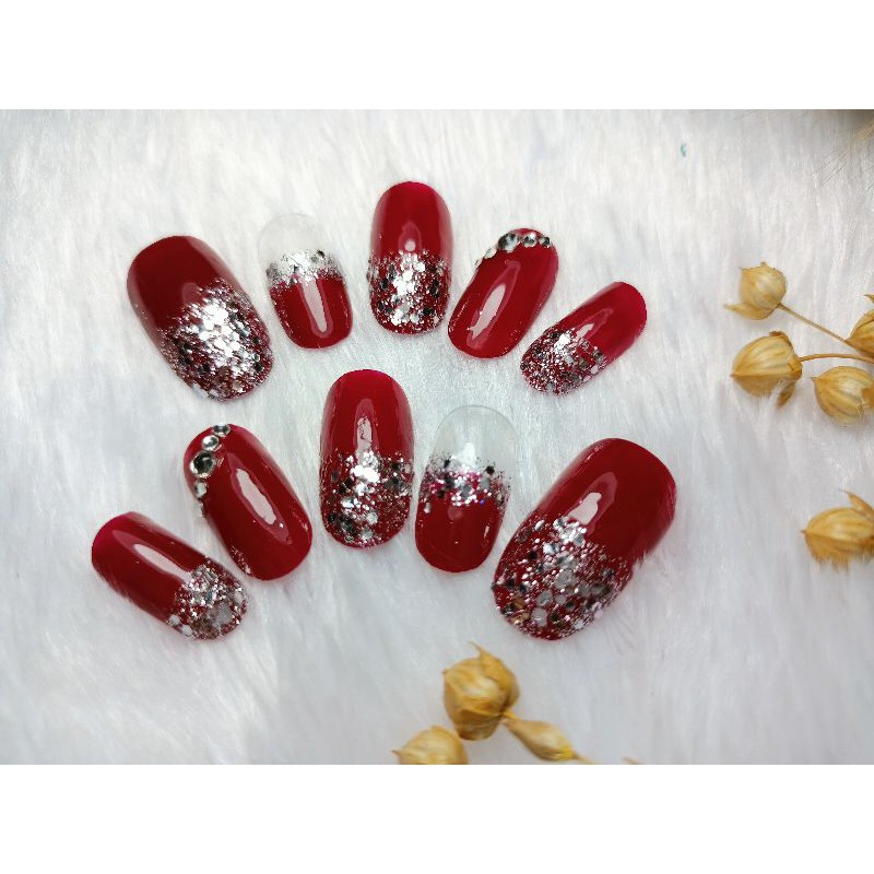 Nail Art wedding - kuku palsu pengantin - party - warna maroon cocok untuk nongkrong dengan teman
