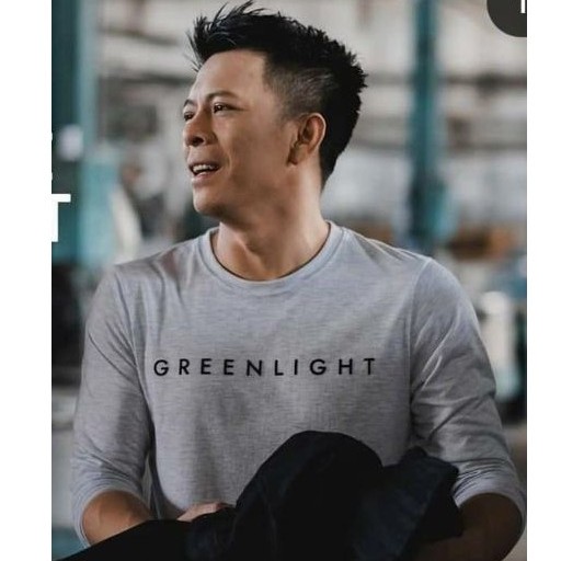 BAJU KAOS GREENLIGHT ORIGINAL LENGAN PANJANG / KAOS ARIEL ORIGINAL GREENLIGHT WARNA ABU BAHAN COMBET