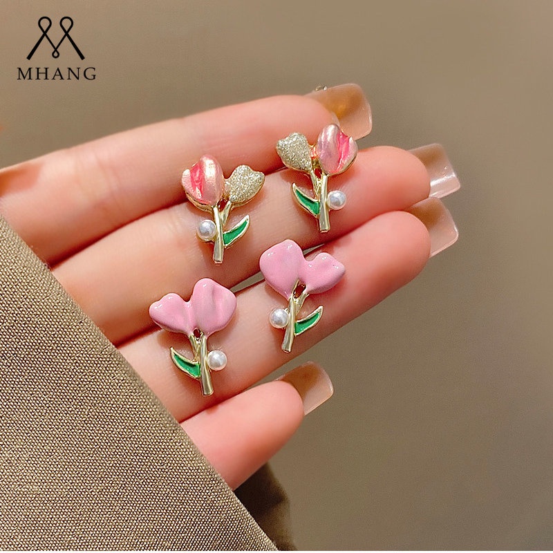 Anting Tusuk Asimetris Desain Bunga Tulip Pink Mini Hias Mutiara Untuk Wanita