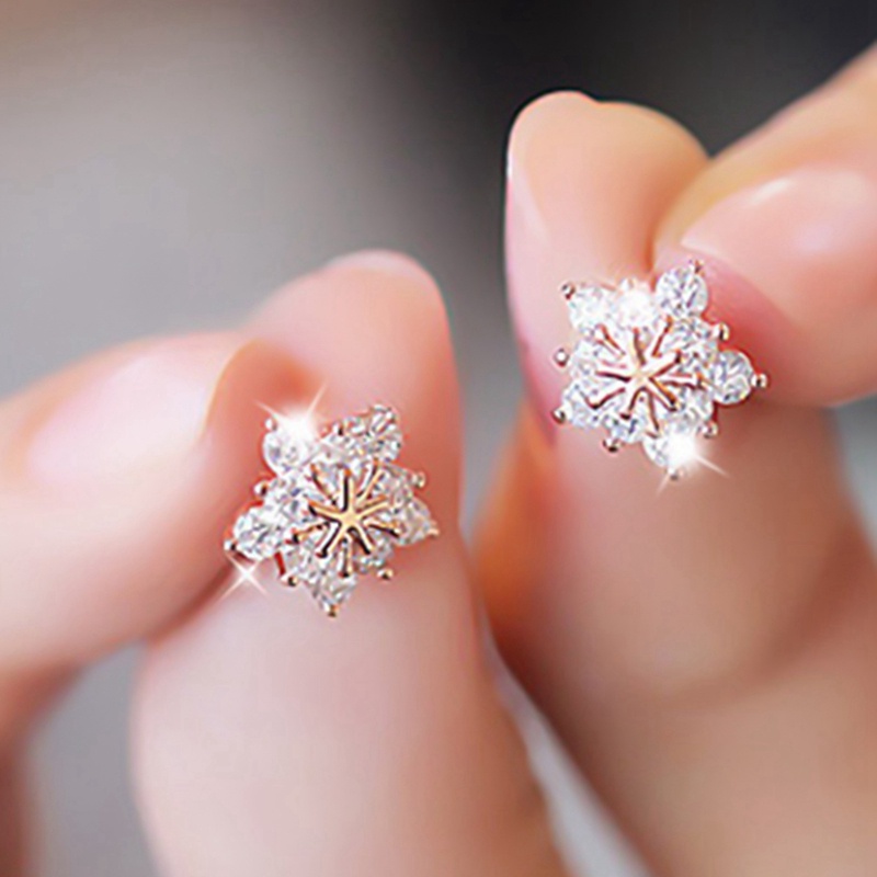 Anting Stud Desain Snowflake Aksen Batu Dazzling CZ Serbaguna Untuk Wanita