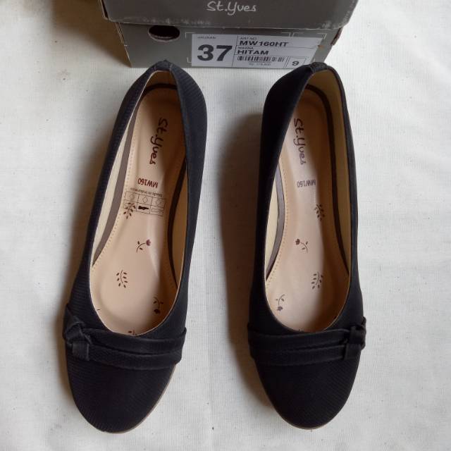 SEPATU WEDGES ST YVES HITAM