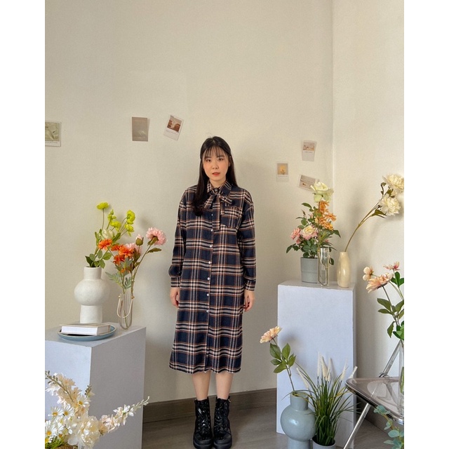 KANON - Iwa Flannel Dress - Dress kemeja midi flannel dengan belt