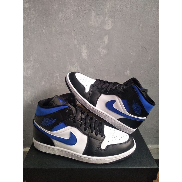 Air Jordan 1 Mid Black Royal