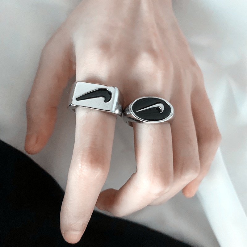 Set Cincin Model Terbuka Desain Tick Warna Silver Gaya Hip Hop Untuk Pasangan