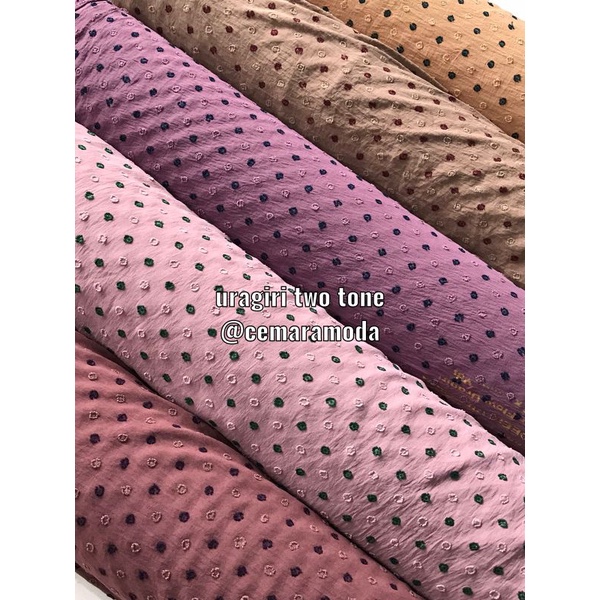 Kain Rayon Crinkle Uragiri Airflow Two Tone PER 0.5M Uragiri Dot Bintik Krinkle Cringkle Kringkel Kringkle Crinkel Cringkel Krinkel Air Flow Kain Hijab Jilbab Baju Gamis Kerudung